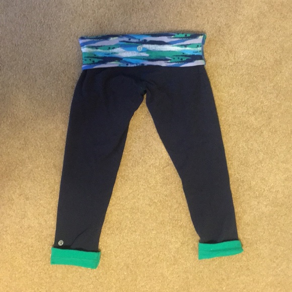 Lululemon workout leggings - Picture 5 of 5